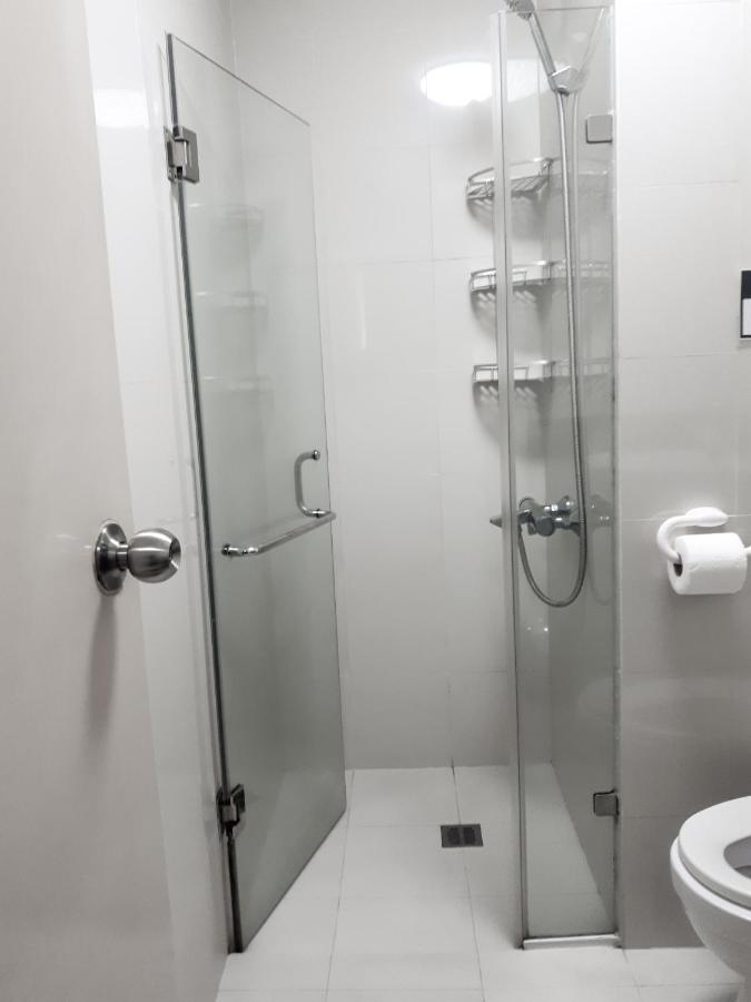 One Palm Tree Villas 마닐라 외부 사진